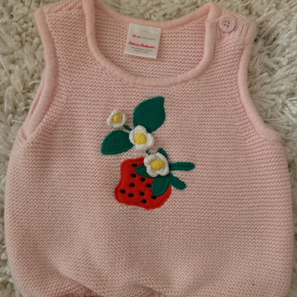 Hanna Andersson knitted two piece outfit 0-3 months